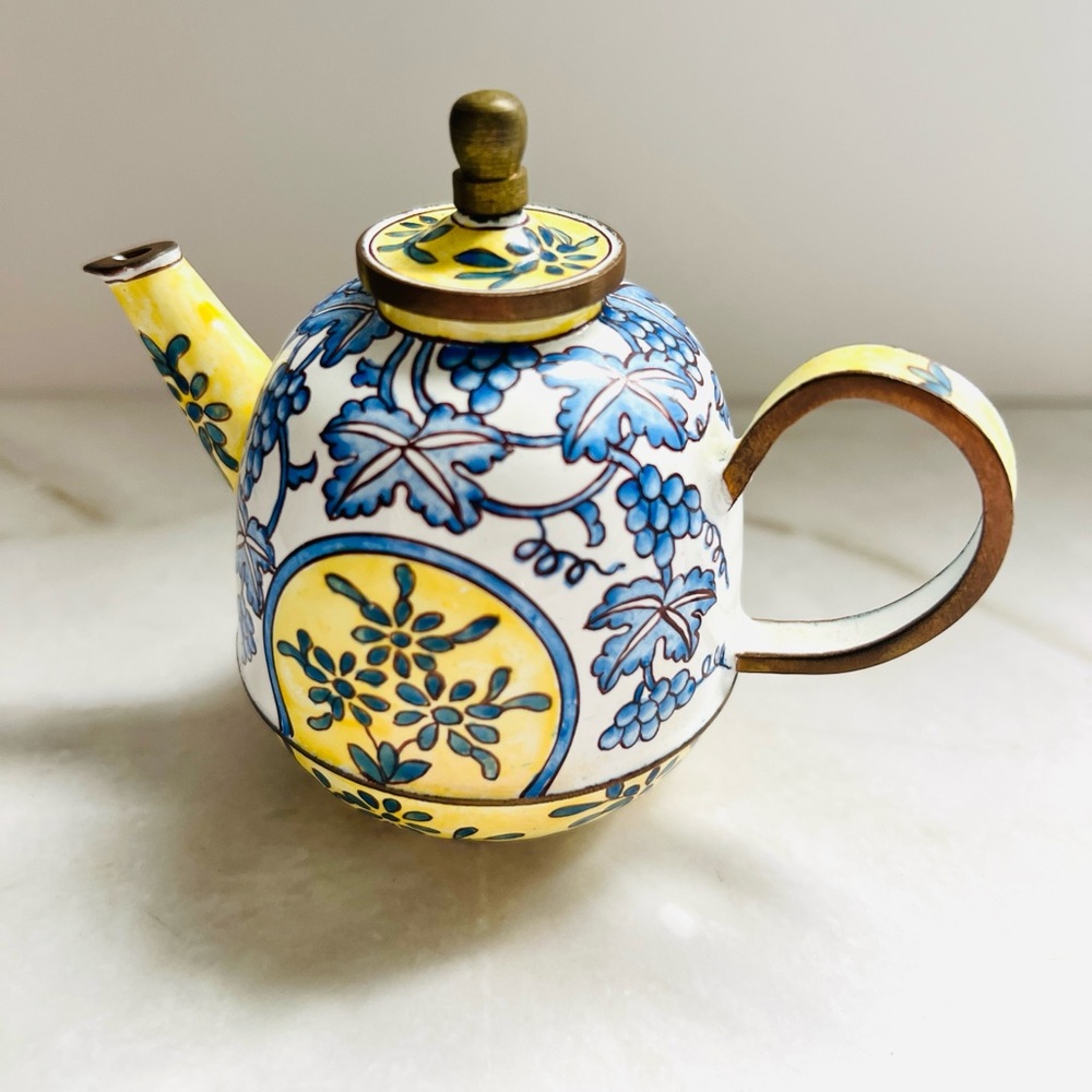 kelvin chenDecorative Yellow and Blue Floral miniature collectible Teapot Accent